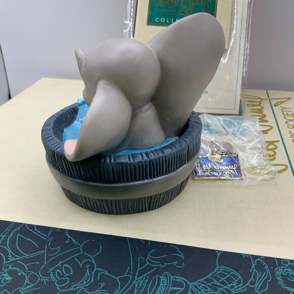 Walt Disney Classic Collectors Society Vintage Simply Adorable Dumbo - Picture 4 of 6